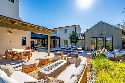 Exterior - 108 Vintners Ct, Napa, CA 94559 photo 7 of 7