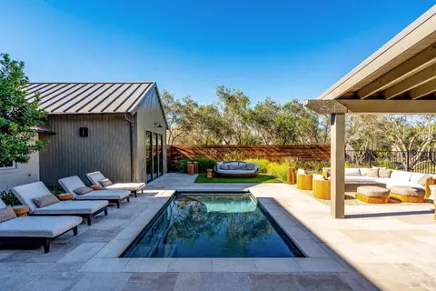Exterior - 108 Vintners Ct, Napa, CA 94559 photo 5 of 7