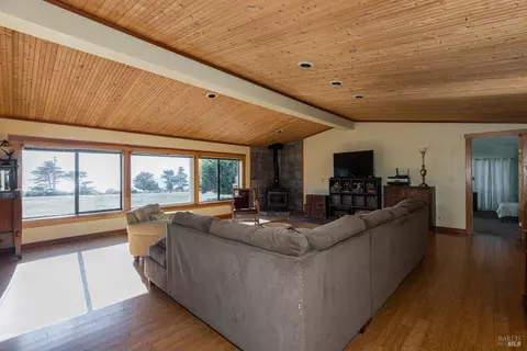 Living - Undisclosed, Albion, CA 95410 photo 4 of 4