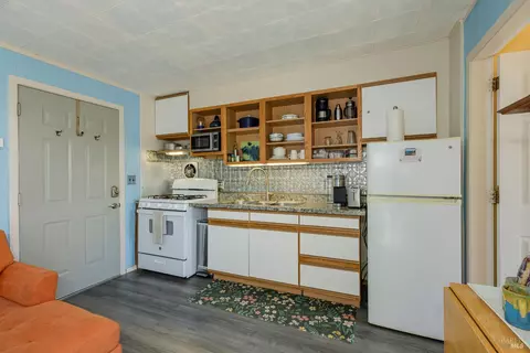 Kitchen - Undisclosed, Albion, CA 95410 photo 3 of 7