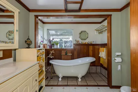 Bath - Undisclosed, Albion, CA 95410 photo 5 of 7