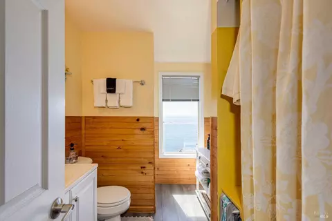 Bath - Undisclosed, Albion, CA 95410 photo 3 of 7