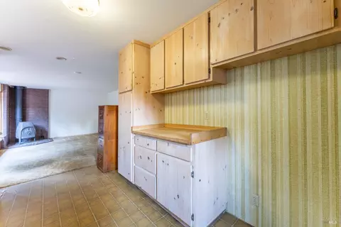 555 Redwood Ave, Willits, CA 95490 photo 6