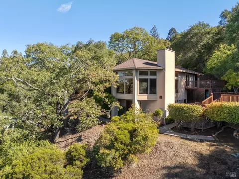 2060 Oak Ridge Dr, Santa Rosa, CA 95404