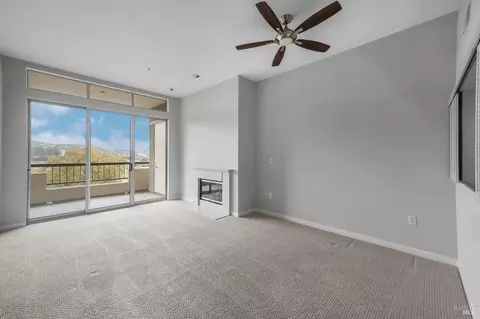 300 Deer Valley Rd #4E, San Rafael, CA 94903