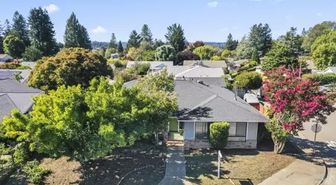 476 Pleasant Hill Ave N, Sebastopol, CA 95472