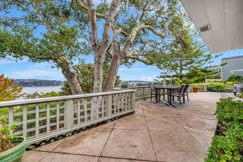 Exterior - 40 Currey Ave, Sausalito, CA 94965 photo 8 of 10