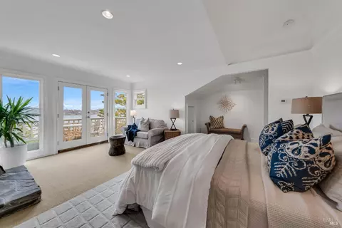 Bedroom - 40 Currey Ave, Sausalito, CA 94965 photo 3 of 4