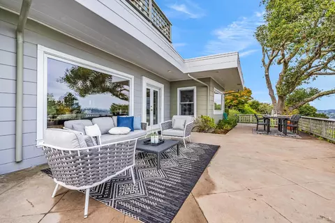 Exterior - 40 Currey Ave, Sausalito, CA 94965 photo 5 of 10