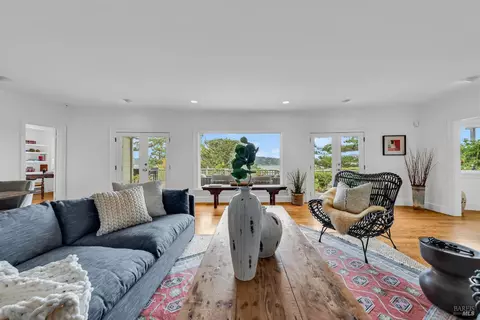 Living - 40 Currey Ave, Sausalito, CA 94965 photo 2 of 3