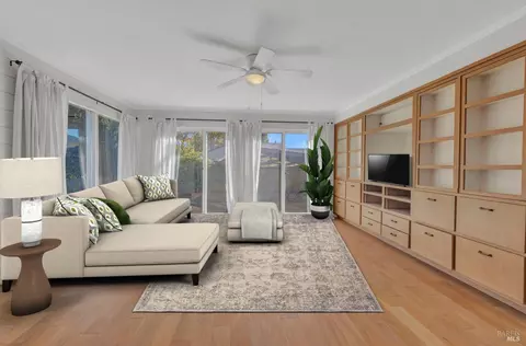 Living - 187 Fleming Ave, Vallejo, CA 94590 photo 4 of 4