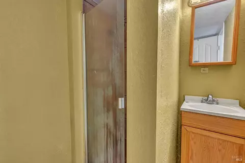 Bath - 187 Fleming Ave, Vallejo, CA 94590 photo 6 of 6