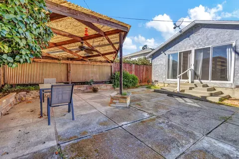 Exterior - 187 Fleming Ave, Vallejo, CA 94590 photo 4 of 6