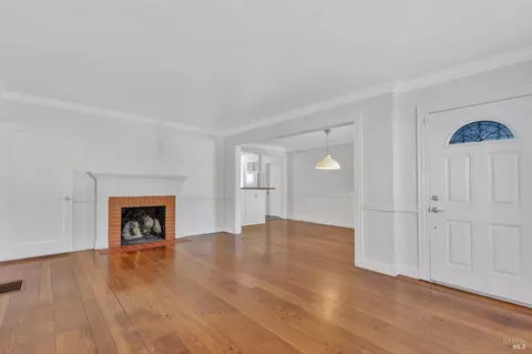 Living - 187 Fleming Ave, Vallejo, CA 94590 photo 2 of 4