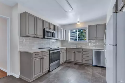Kitchen - 187 Fleming Ave, Vallejo, CA 94590 photo 1 of 4