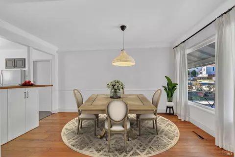 Dining - 187 Fleming Ave, Vallejo, CA 94590 photo 1 of 1