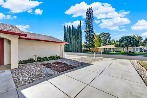 Exterior - 1221 Devonshire Dr, Vacaville, CA 95687 photo 5 of 21