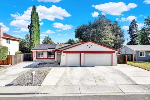 Exterior - 1221 Devonshire Dr, Vacaville, CA 95687 photo 2 of 21