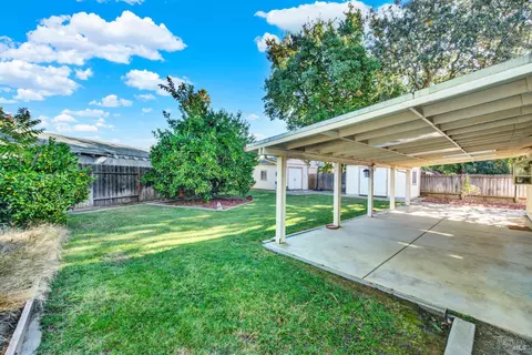 Exterior - 1221 Devonshire Dr, Vacaville, CA 95687 photo 14 of 21