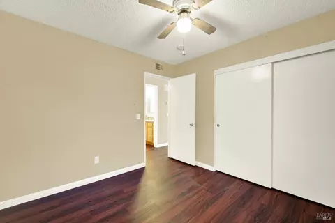 Bedroom - 1221 Devonshire Dr, Vacaville, CA 95687 photo 2 of 4