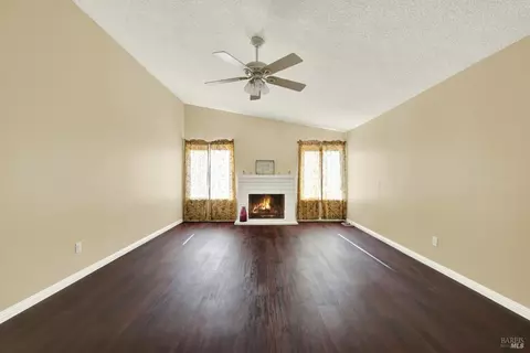 Living - 1221 Devonshire Dr, Vacaville, CA 95687 photo 2 of 8
