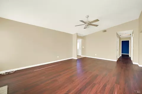 Living - 1221 Devonshire Dr, Vacaville, CA 95687 photo 4 of 8