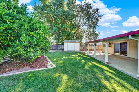 Exterior - 1221 Devonshire Dr, Vacaville, CA 95687 photo 12 of 21