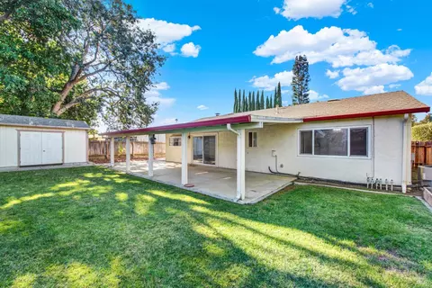 Exterior - 1221 Devonshire Dr, Vacaville, CA 95687 photo 10 of 21