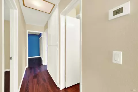 Entry Way - 1221 Devonshire Dr, Vacaville, CA 95687 photo 2 of 2