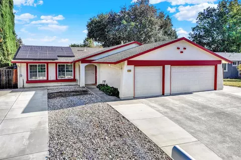 Exterior - 1221 Devonshire Dr, Vacaville, CA 95687 photo 3 of 21