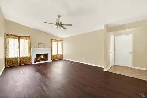 Living - 1221 Devonshire Dr, Vacaville, CA 95687 photo 3 of 8