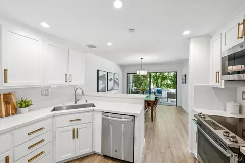 Kitchen - 53 Flicker Dr, Novato, CA 94949 photo 4 of 7
