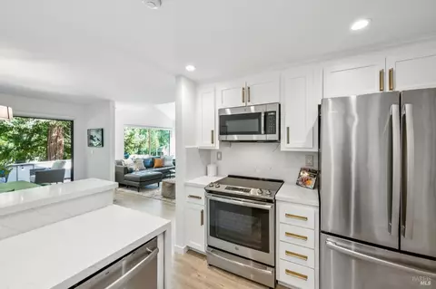 Kitchen - 53 Flicker Dr, Novato, CA 94949 photo 6 of 7