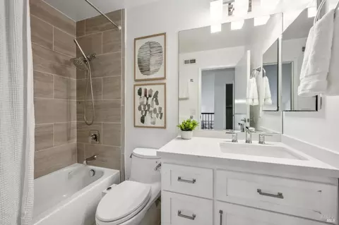 Bath - 53 Flicker Dr, Novato, CA 94949 photo 4 of 4