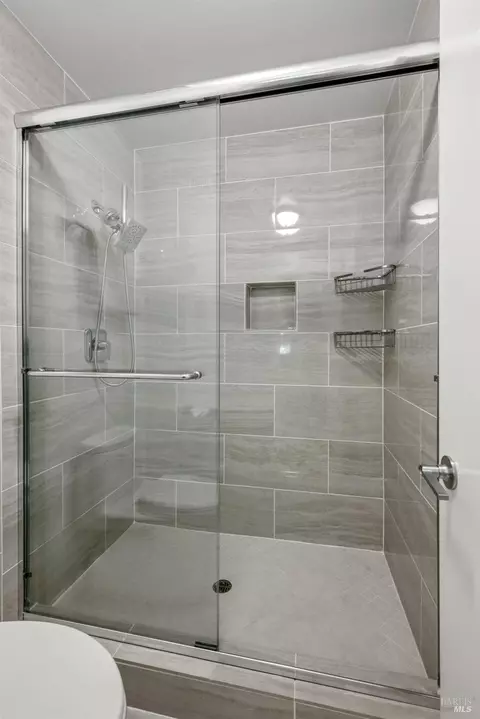 Bath - 53 Flicker Dr, Novato, CA 94949 photo 3 of 4