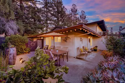 3438 Willis Dr, Napa, CA 94558