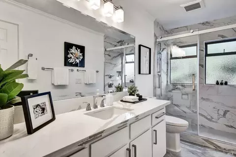 Bath - 446 Headlands Ct, Sausalito, CA 94965 photo 1 of 2