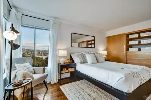 Bedroom - 446 Headlands Ct, Sausalito, CA 94965 photo 1 of 2