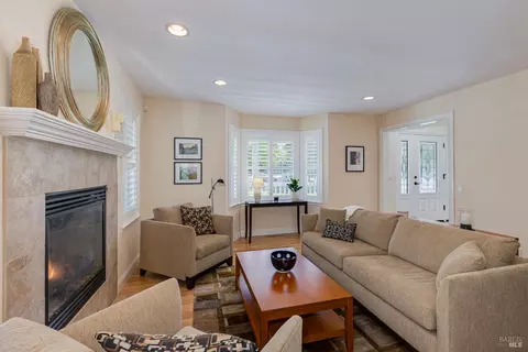 Living - 8776 Logan Pl, Cotati, CA 94931 photo 2 of 4