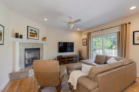 Living - 8776 Logan Pl, Cotati, CA 94931 photo 4 of 4