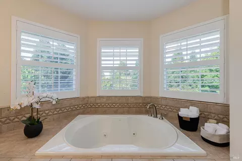 Bath - 8776 Logan Pl, Cotati, CA 94931 photo 5 of 7