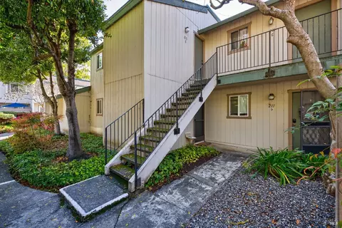 211 Stony Point Rd #B, Santa Rosa, CA 95401
