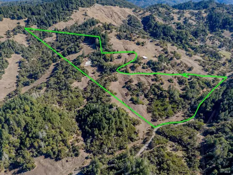 18225 Scenic Dr, Redwood Valley, CA 95470