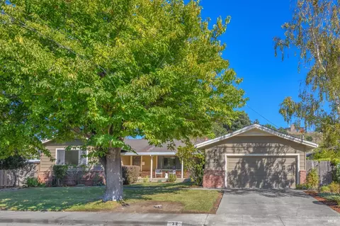32 Knight Dr, San Rafael, CA 94901