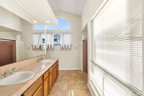 Bath - 125 Spinnaker Way, Vallejo, CA 94590 photo 1 of 5
