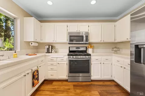 129 Wooded Glen Ct, Windsor, CA 95492 photo 13