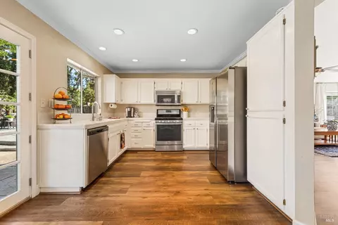 129 Wooded Glen Ct, Windsor, CA 95492 photo 12
