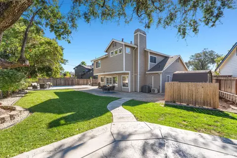 129 Wooded Glen Ct, Windsor, CA 95492 photo 2