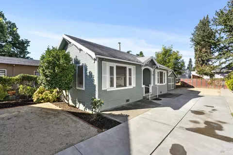 543 Randolph St #A, Napa, CA 94559