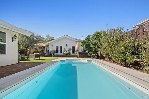 Exterior - 620 Brown St, Healdsburg, CA 95448 photo 1 of 12